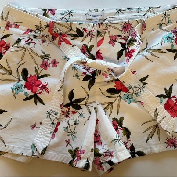 Liz Claiborne Floral Women's Shorts - White and Pink - Picture 2 of 4